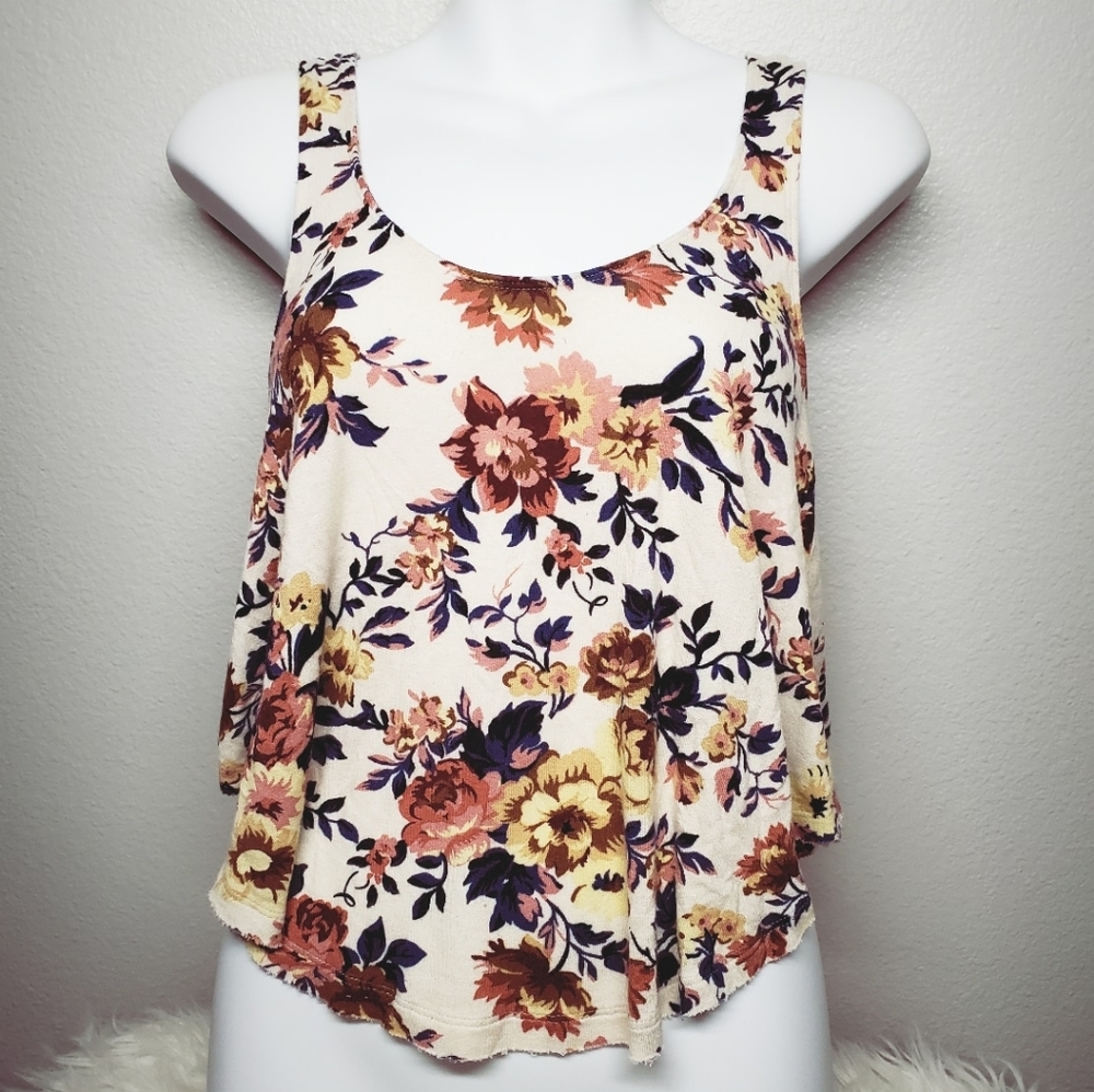 American Eagle floral top